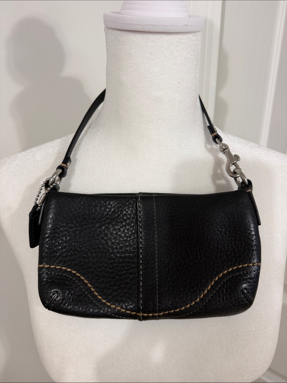 Coach vintage Black pebble Leather wristlet with Contrast Stitching